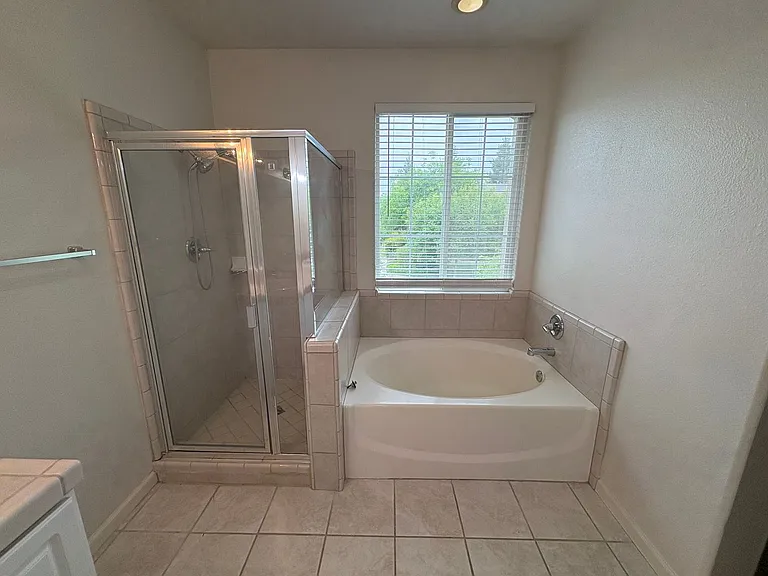 1249 N Julieann Ct — Photo 22