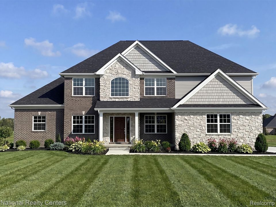 1st image of 20 Medford Hill Dr