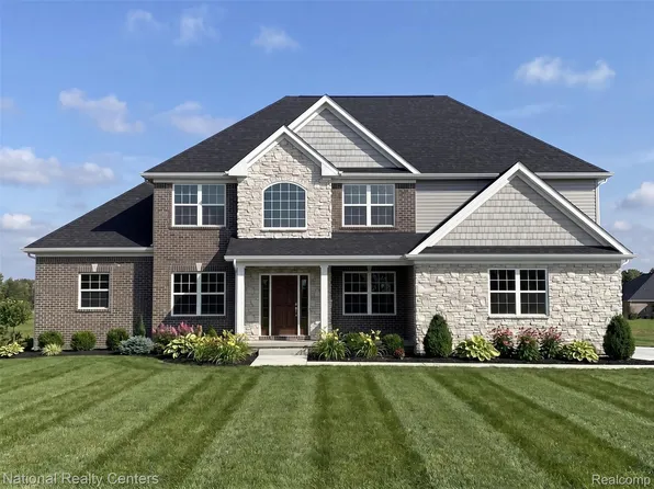 20 Medford Hill Dr, Metamora, MI 48455
