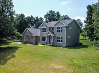 2727 Nadene Rd, Cottage Grove, WI 53527