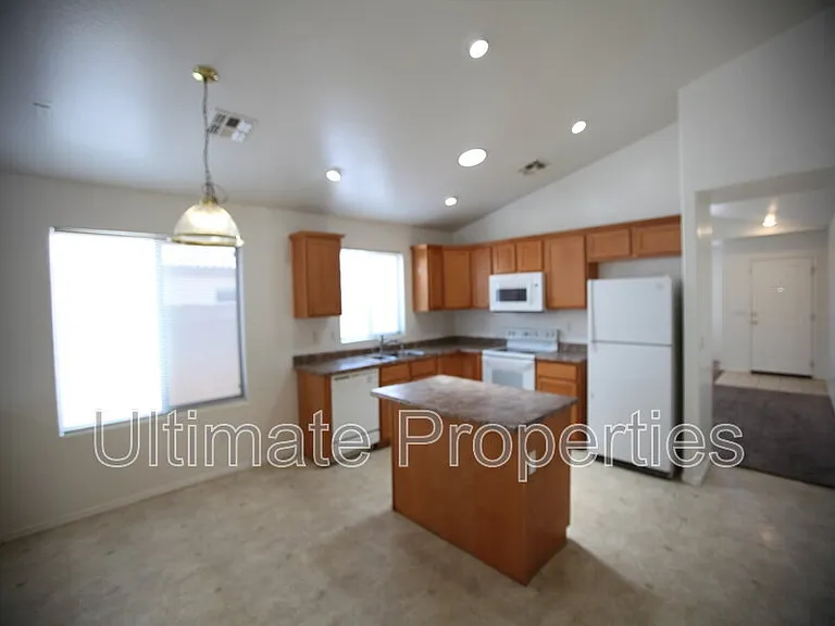 5921 S 249th Dr — Photo 4
