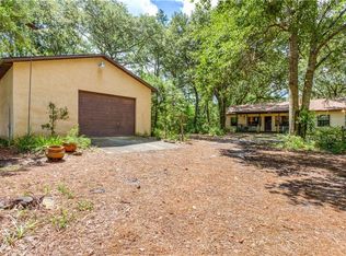 8030 County Road 48, Yalaha, FL 34797