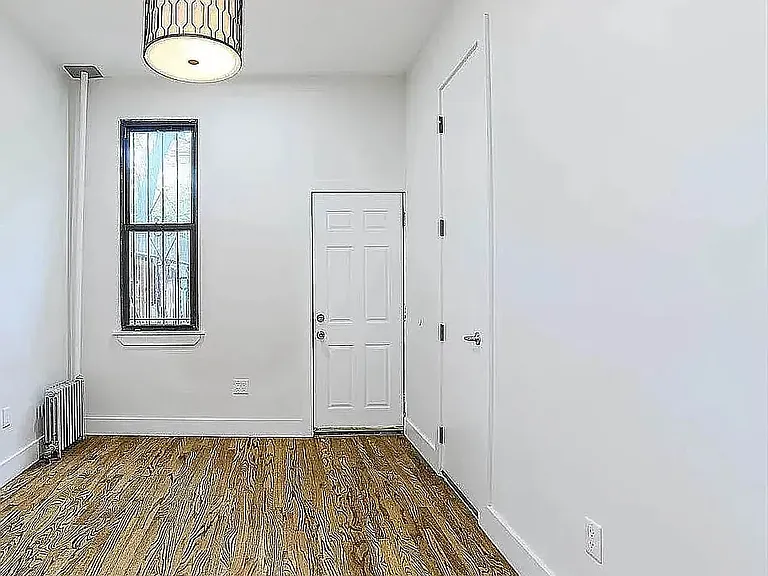 352 Melrose St #1B — Photo 11