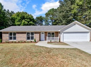 17 Booth Est, Northport, AL 35473
