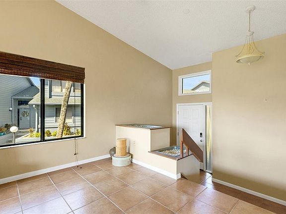 4th image of 1827 SETTLERS DRIVE #A7