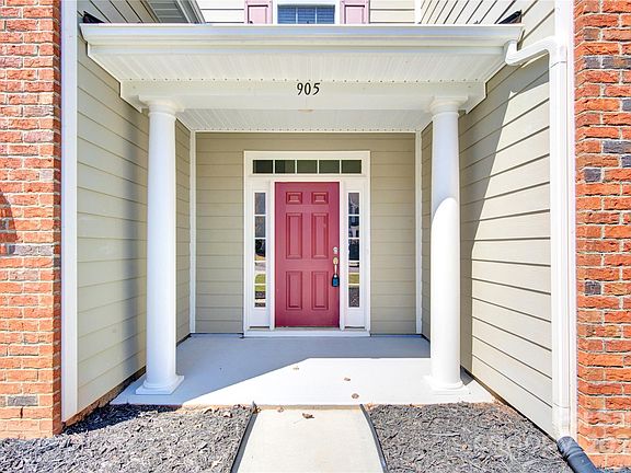 2nd image of 905 Landry Dr