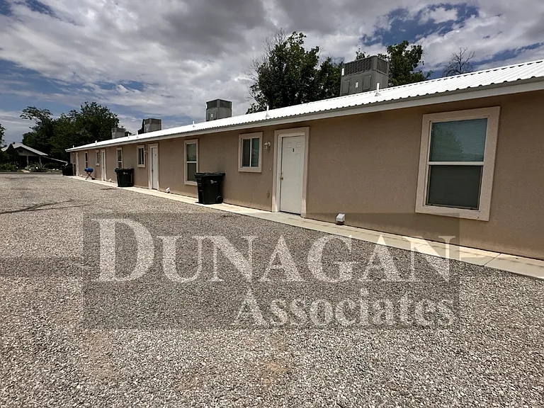 706 N Guadalupe St — Photo 1