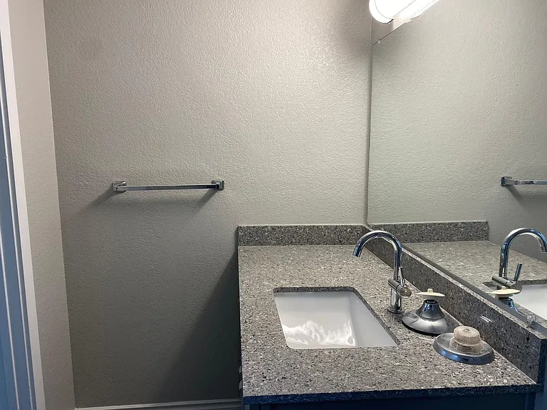 Westwood Apartments — Photo 129