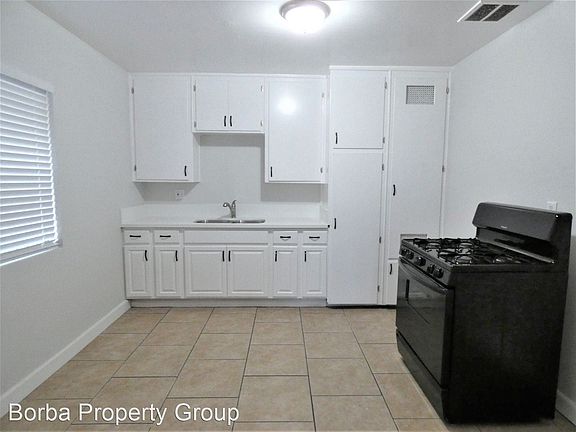 4th image of 628 E 53rd St APT H