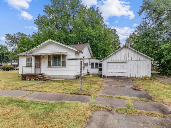814 N Dearborn St, Augusta, KS 67010