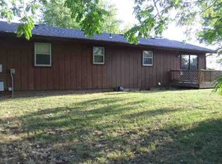 672 High View Rd, Meriden, KS 66512
