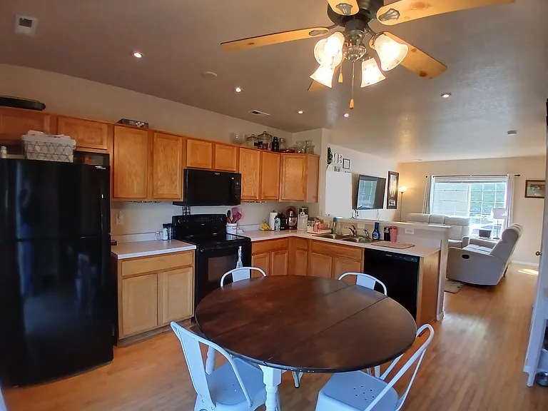 7996 Shamrock Cir — Photo 6