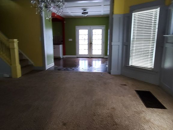 3rd image of 5425 Washington Ave