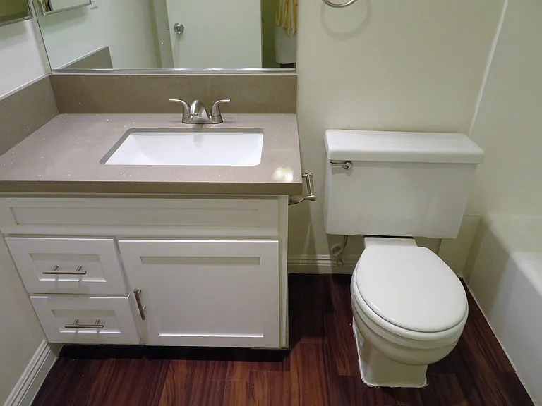 Tustin Villas — Photo 16