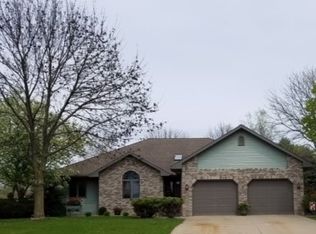 1530 Grand Ave, Prairie Du Sac, WI 53578