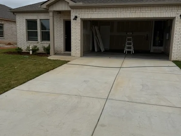 16842 Orleans Dr, Athens, AL 35611
