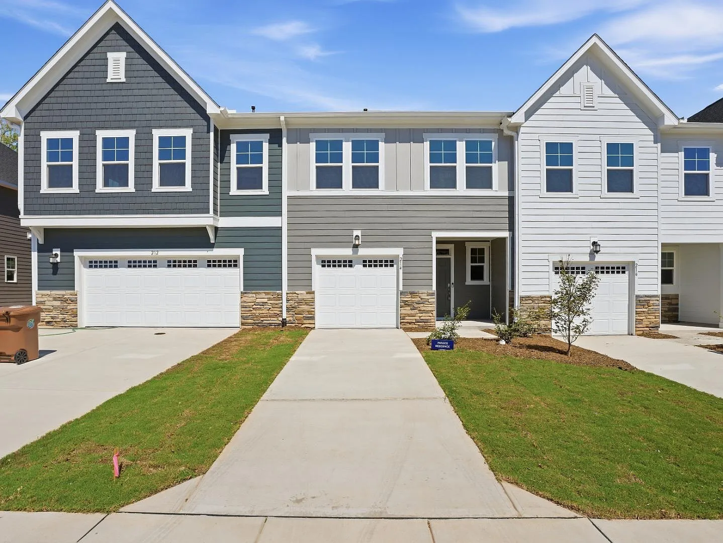 214 Deercroft Dr - 214 Deercroft Dr — Photo 2