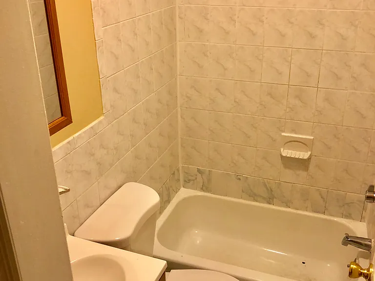 79 Logan Ave #2R — Photo 1