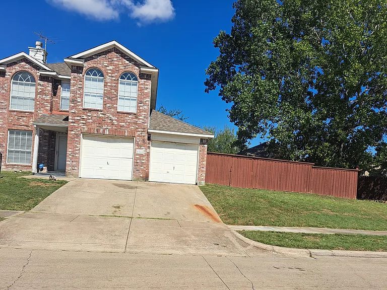 1353 Mill Wood Ln — Photo 2
