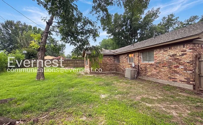 8316 Dottley Dr — Photo 23