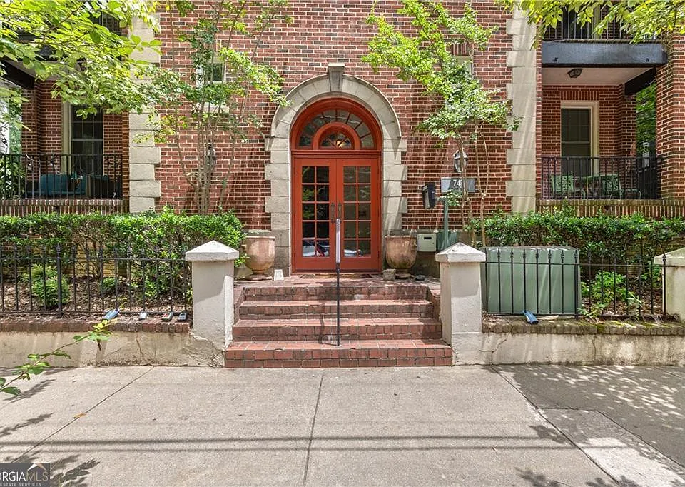 741 Frederica St NE #17