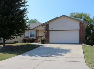 827 S Goebel Cir, Wichita, KS 67207