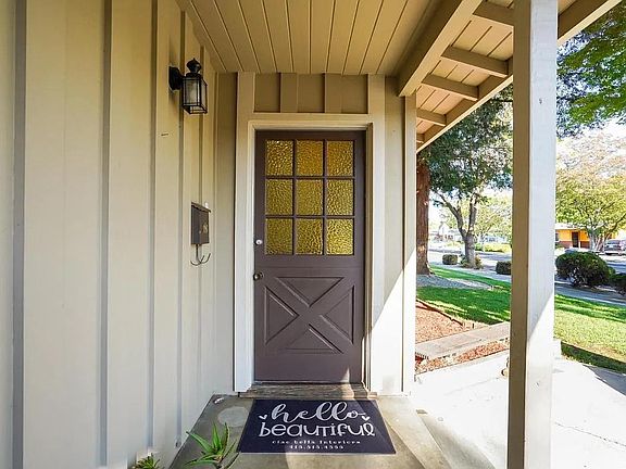 4th image of 1059 Heatherstone Ave
