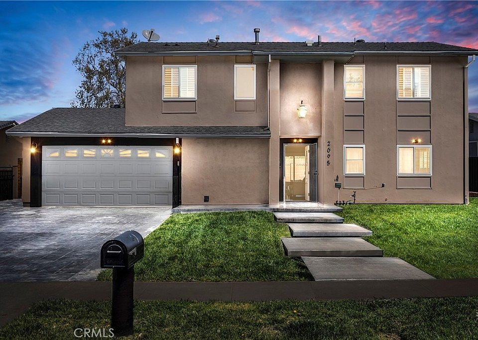 1st image of 2095 Morley St
