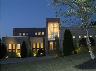 60 Beaver Grade Rd, Mc Kees Rocks, PA 15136