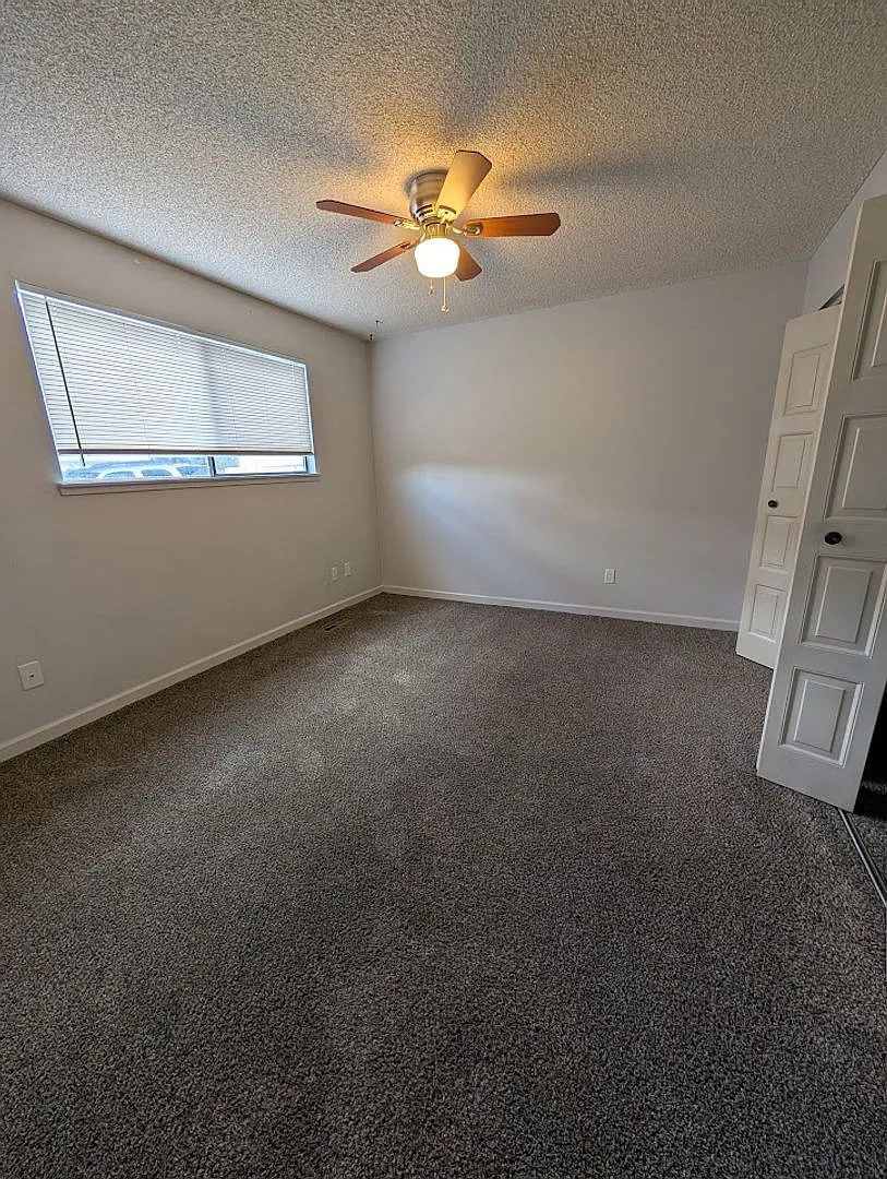 Lovely 2 Bedroom Elks Condo — Photo 4