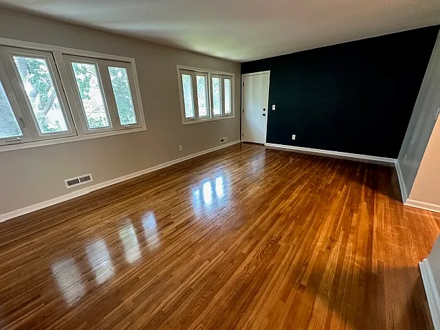 15476 Pennock Ln — Photo 18