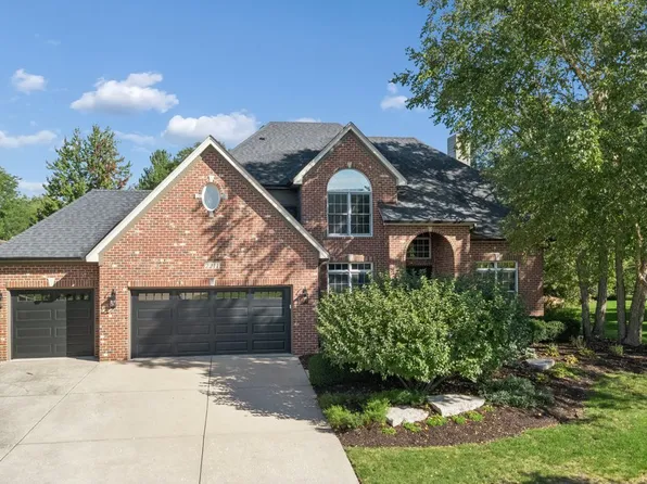 2211 Joyce Ln, Naperville, IL 60564
