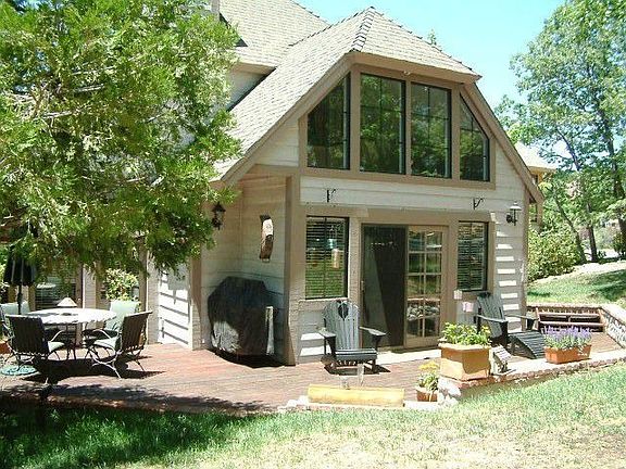 2nd image of 1531 Yosemite Dr