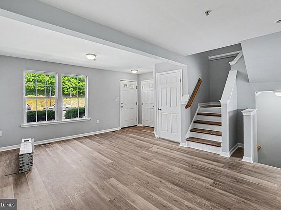 4th image of 2103 Orchard View Rd