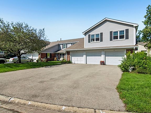 3rd image of 45 Willow Cir