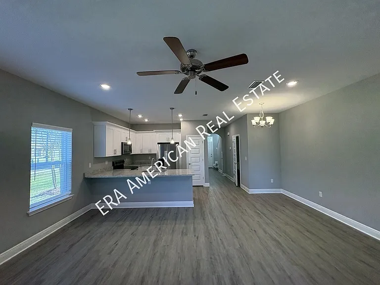838 Fairview Dr — Photo 6