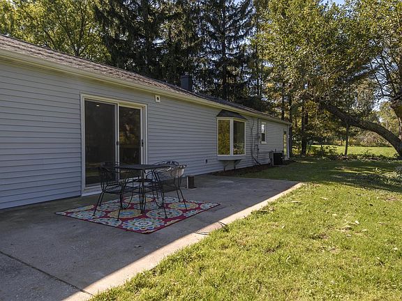 3rd image of 1428 W Fiesta LANE