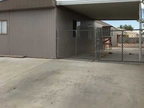 2nd image of 986 Glen Dr