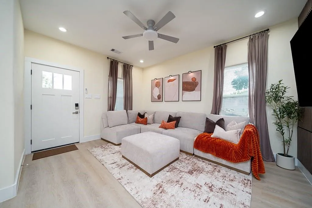 3 bed, 2.0 bath, $2,500 — Photo 4
