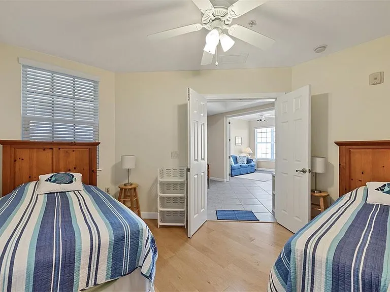 8561 Amberjack Cir #301 — Photo 15