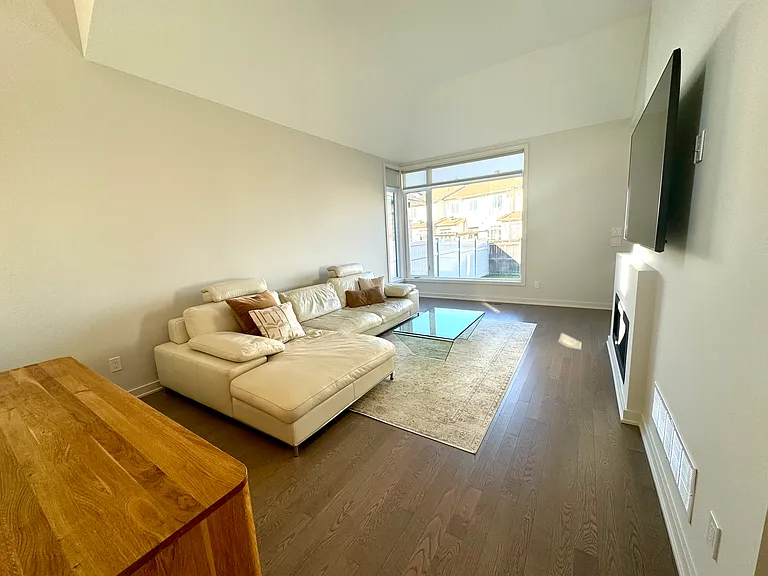 622 Summerhill St #1 — Photo 6