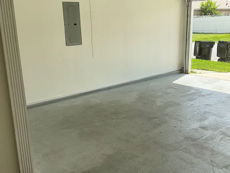 1044 Winterberry Ln — Photo 16