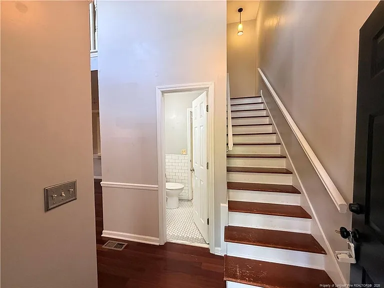 155 S Ashe St — Photo 3