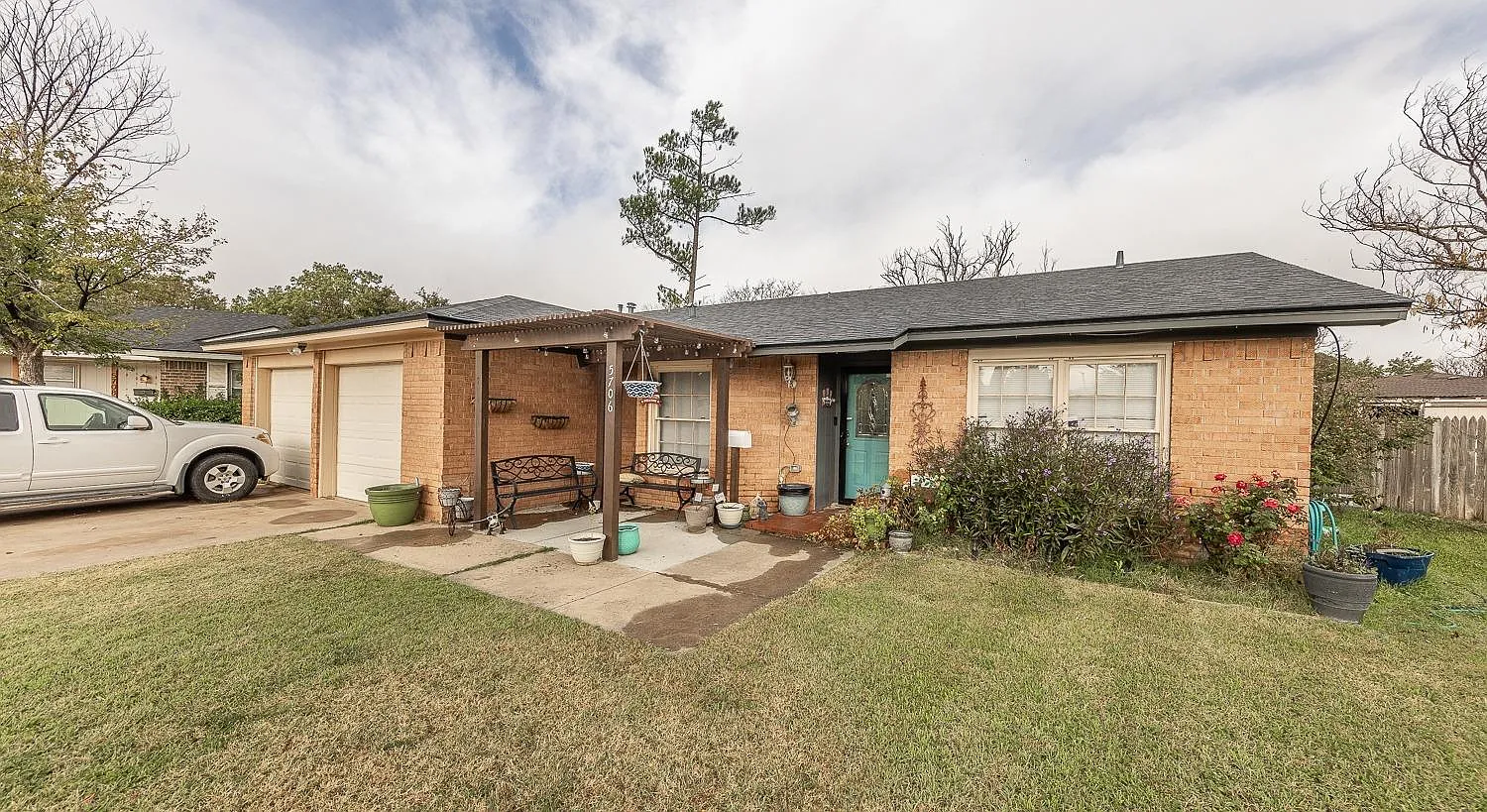 4 bed, 1777 sqft, $2,300 — Photo 2