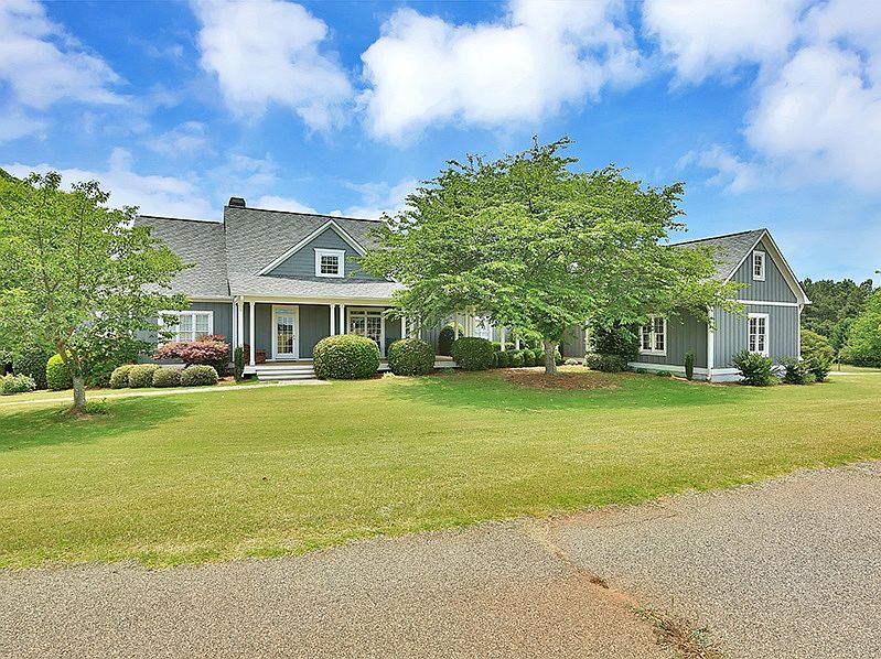2nd image of 264 McKnight Rd