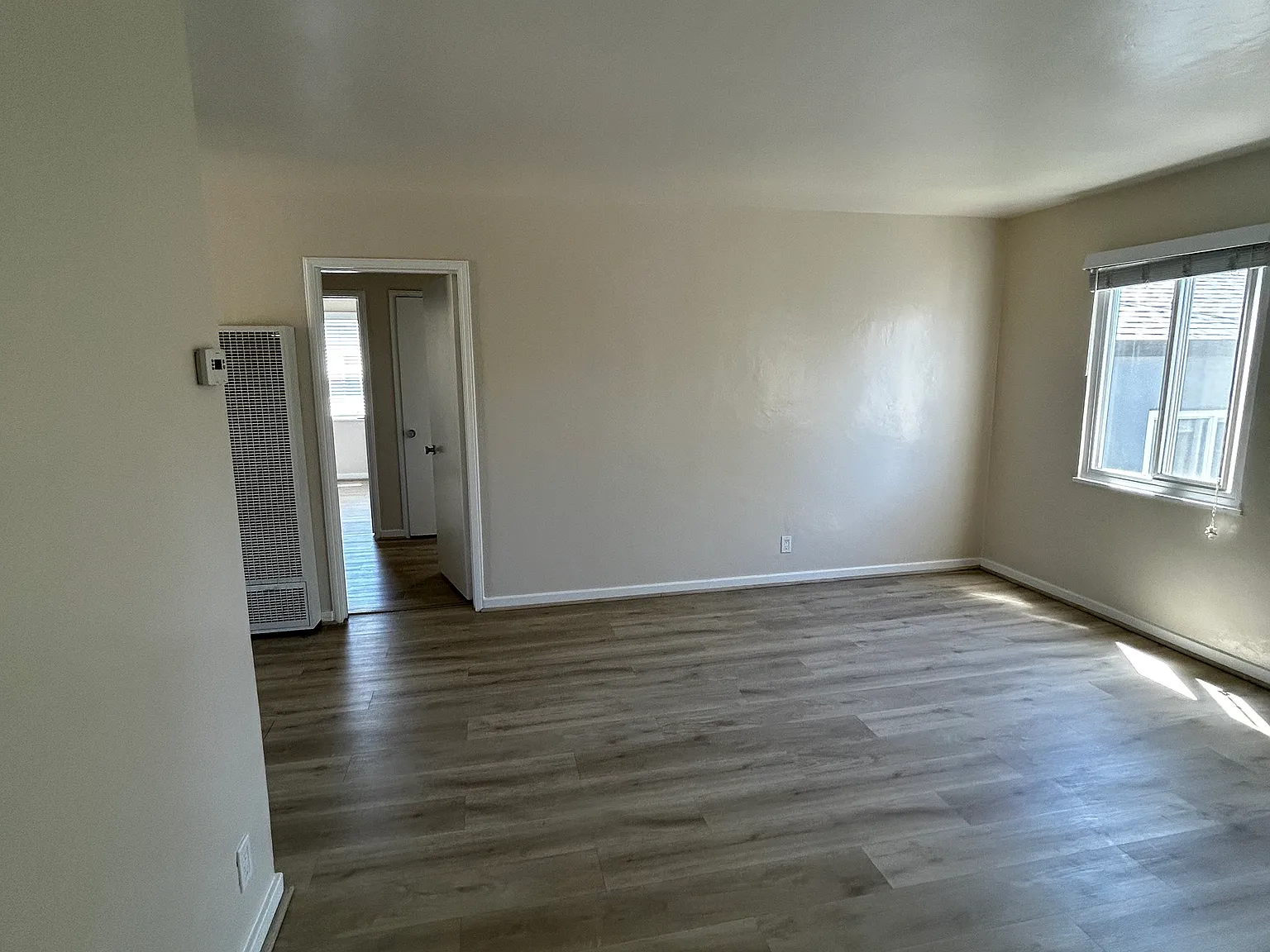 2 bed, 900 sqft, $3,400 — Photo 3
