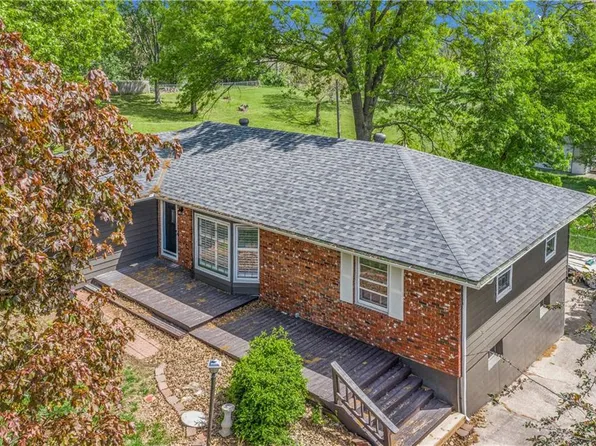 10609 NW Meadow Lane Dr, Kansas City, MO 64152