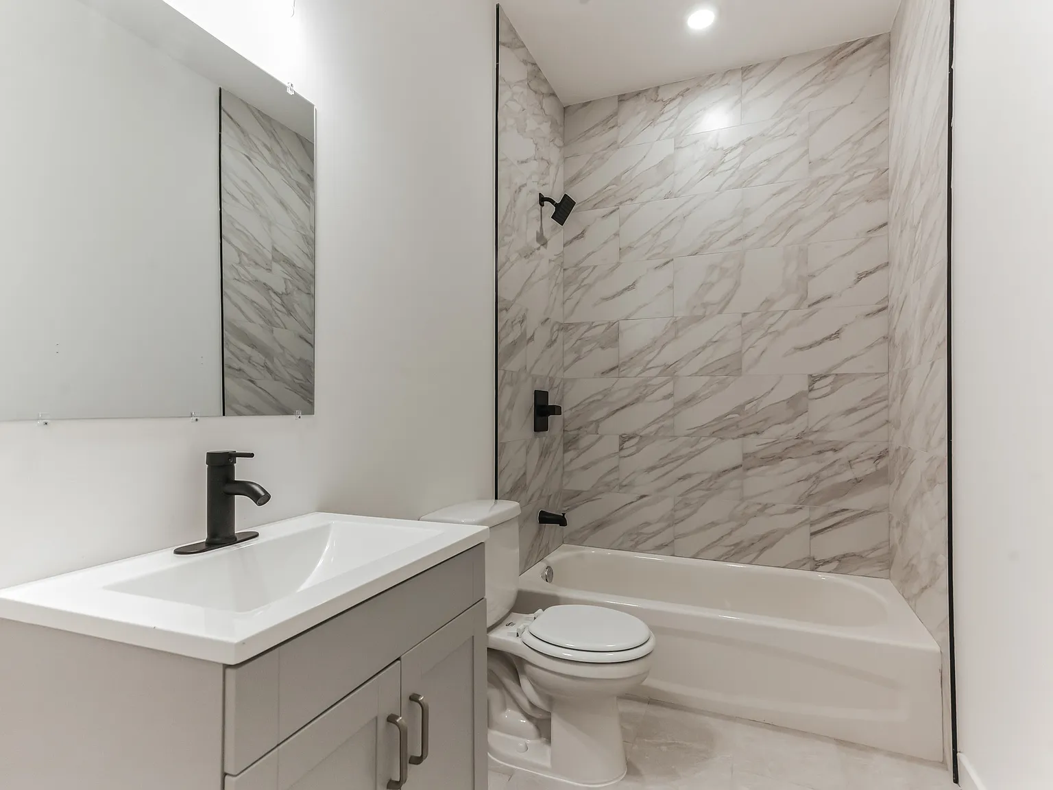 4 bed, 1230 sqft, $1,895 — Photo 2
