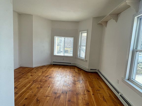 3rd image of 11 Wright St APT 3