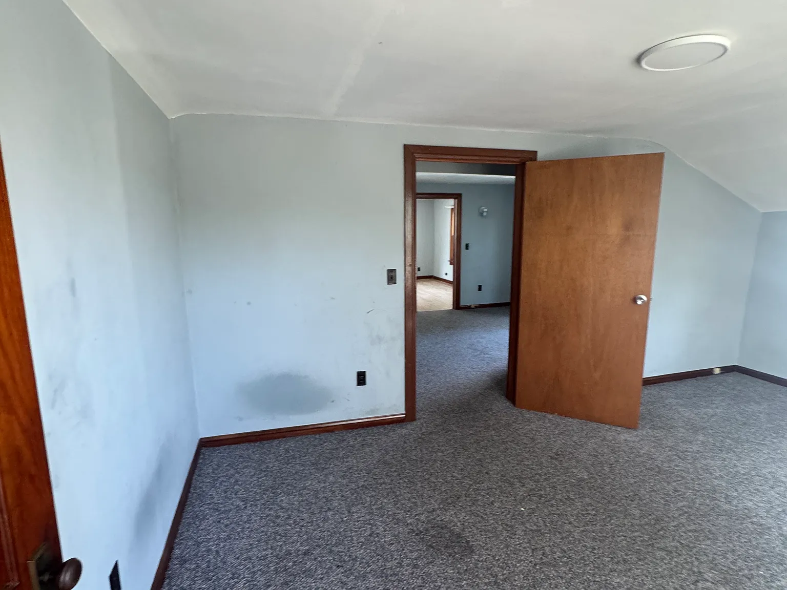 2 bed, 1250 sqft, $950 — Photo 2